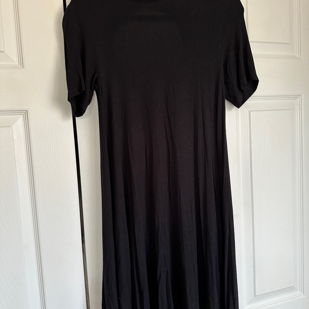 Black Short Sleeve Dress with Cutout Back